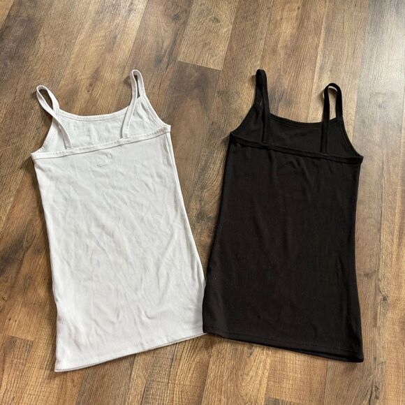 No Boundaries Black & White Ribbed Tank Tops set of 2 women’s XS preworn - Picture 3 of 4